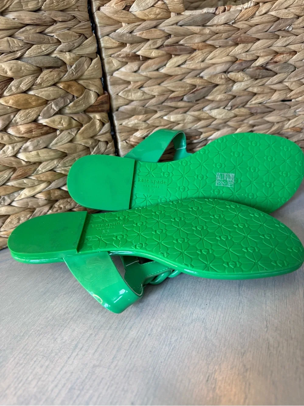 kate spade glossy green chain-detail thong sandals